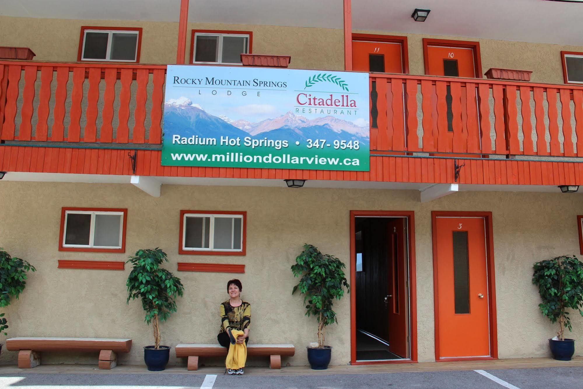 Motel Bo Radium Radium Hot Springs Exterior photo